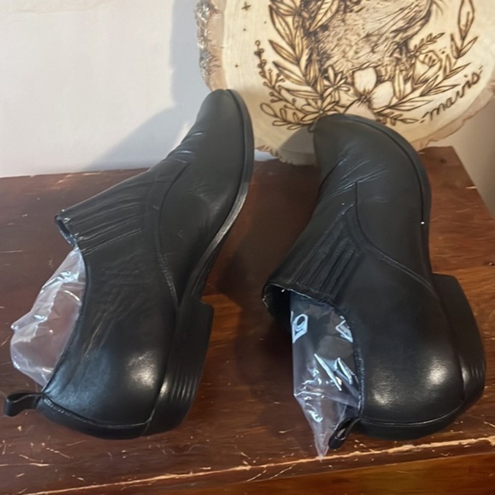 ❤️FINAL SALE❤️ BP. Black Leather Moses Embossed Shortie Boots Size 8.5M - Picture 10 of 11